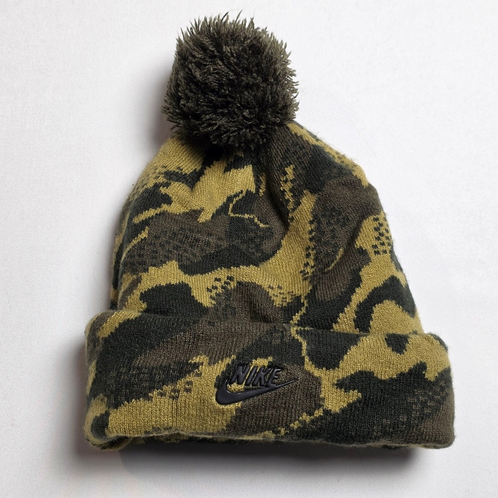 Nike Pom Beanie Hat Youth Kids Green Camo Winter Warm Cuffed Black Swoosh Logo